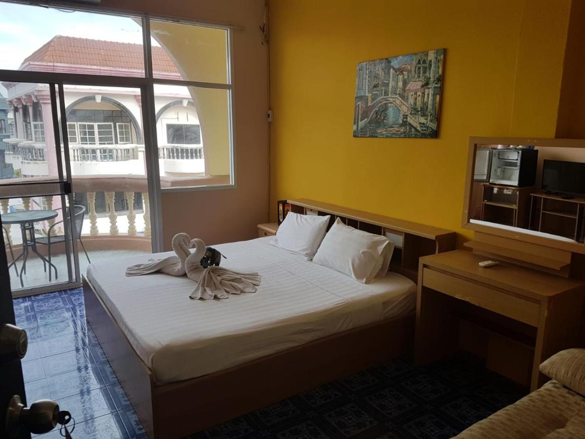 Doubleshot Guesthouse Jomtien 芭達亞 外观 照片